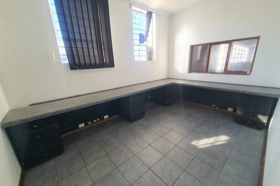 To Let commercial Property for Rent in Deal Party Eastern Cape